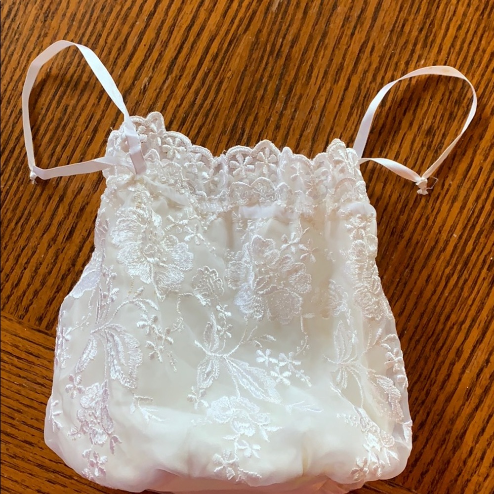 Bride’s drawstring purse